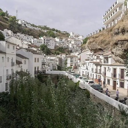 Cuevas De Setenil